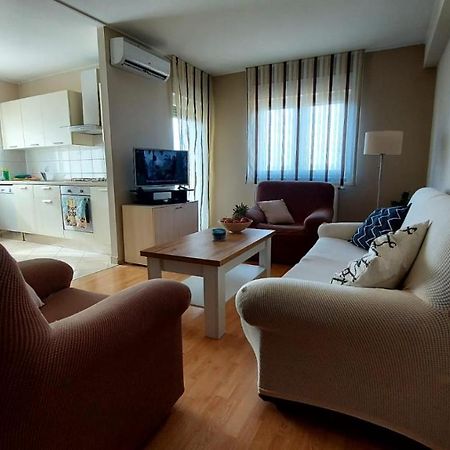 Apartman Ana Pula - Calm, Free Parking, Close To Center Zewnętrze zdjęcie