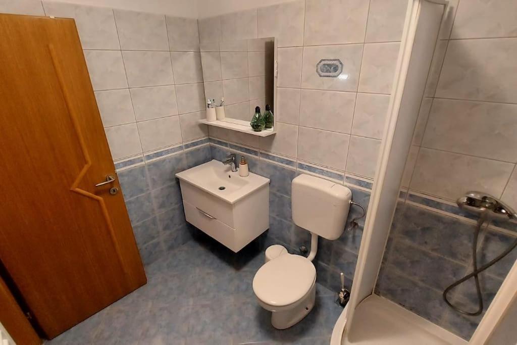 Apartman Ana Pula - Calm, Free Parking, Close To Center Zewnętrze zdjęcie
