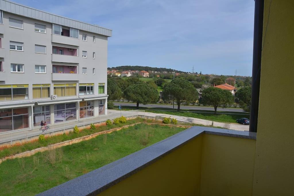 Apartman Ana Pula - Calm, Free Parking, Close To Center Zewnętrze zdjęcie