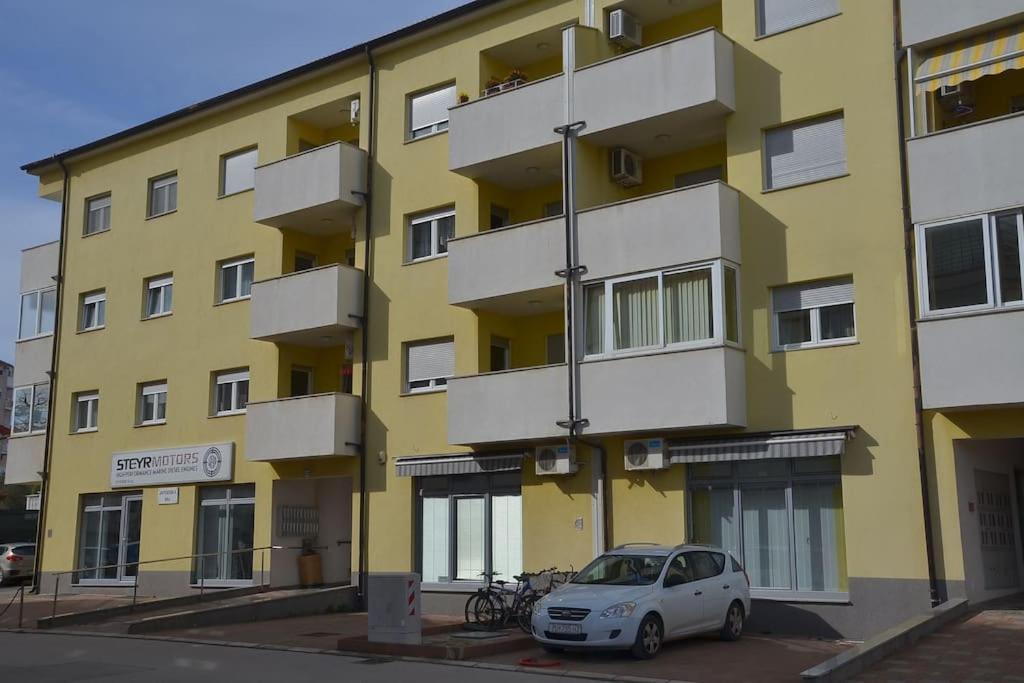 Apartman Ana Pula - Calm, Free Parking, Close To Center Zewnętrze zdjęcie